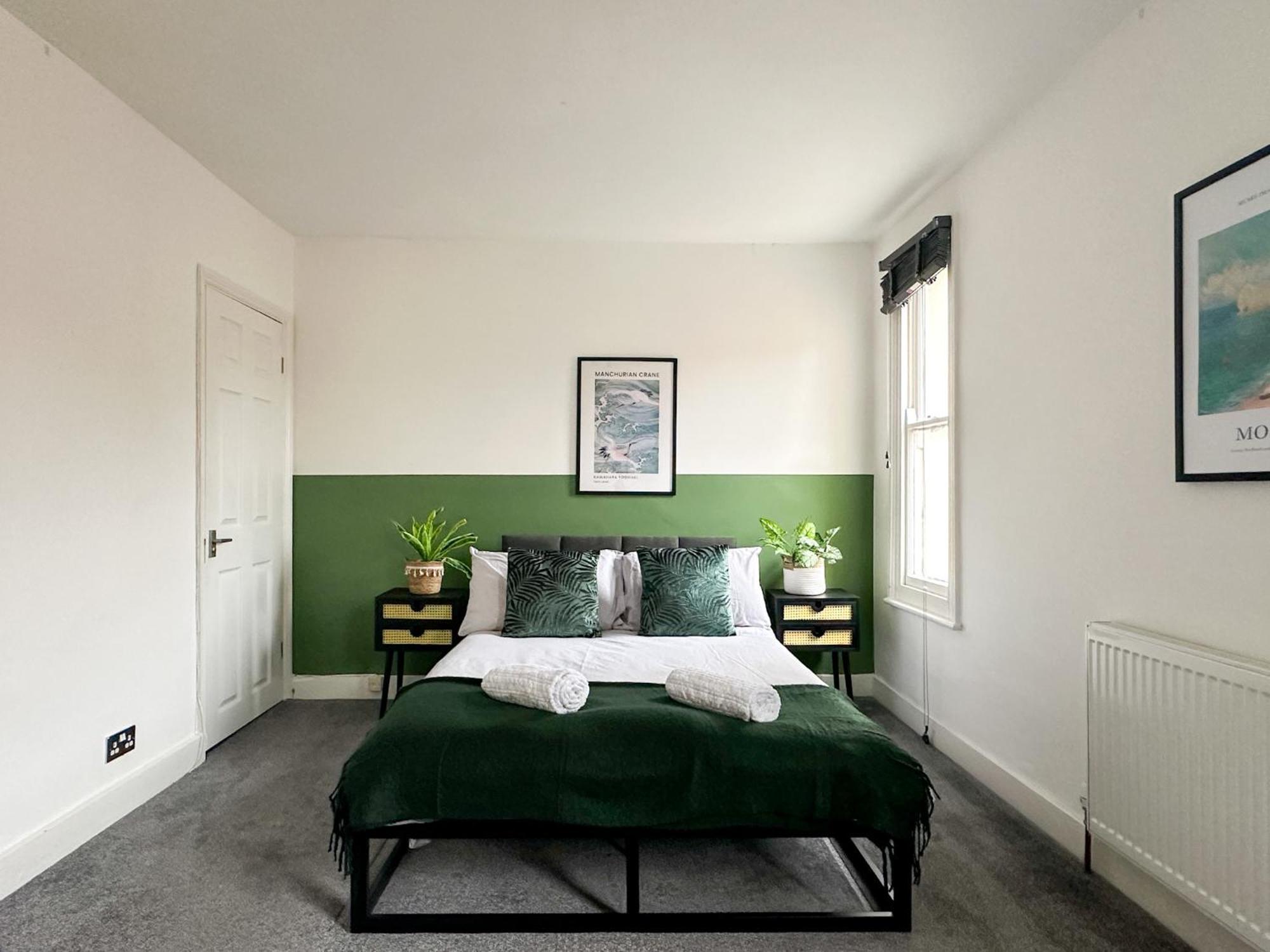 Stylish & Spacious City Centre 3-Bedroom Townhouse - Sleeps 6 Кэнтербари Экстерьер фото
