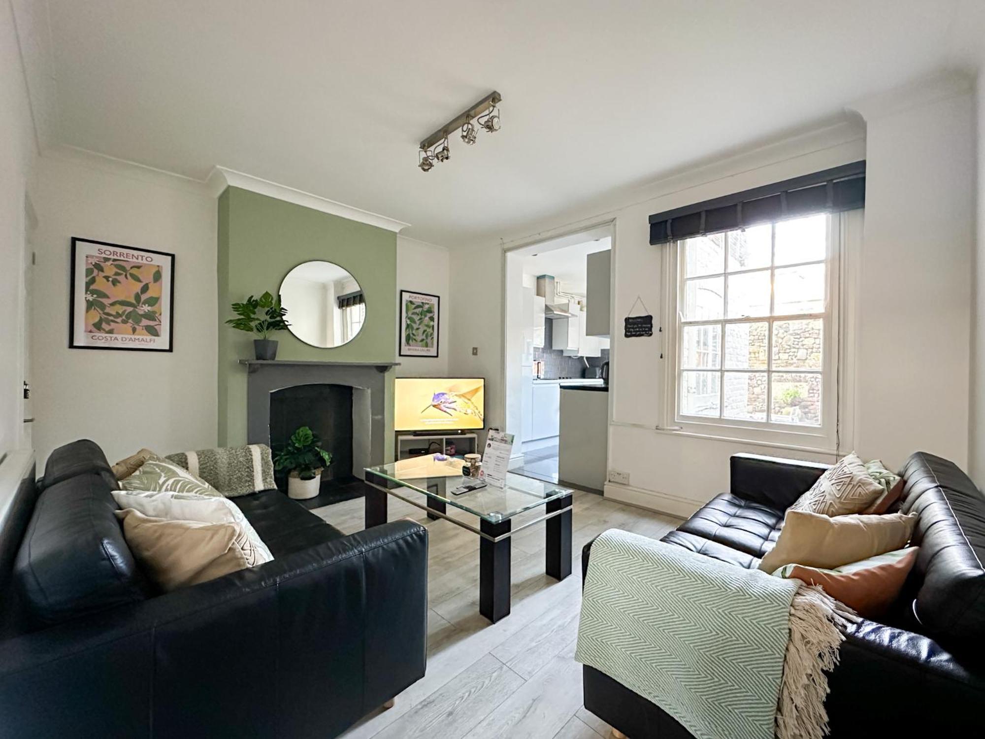 Stylish & Spacious City Centre 3-Bedroom Townhouse - Sleeps 6 Кэнтербари Экстерьер фото